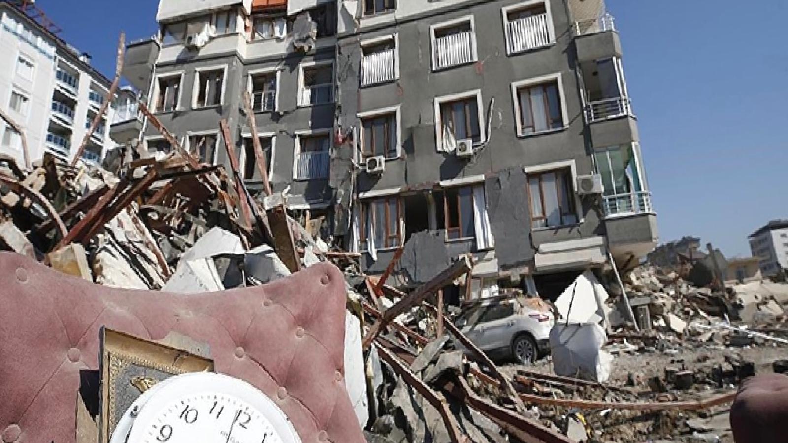 Depremde ailesini kaybeden avukattan milletvekillerine açık mektup: 11. Yargı Paketi’ne dikkat çekti, “Deprem suçları affedilemez” dedi