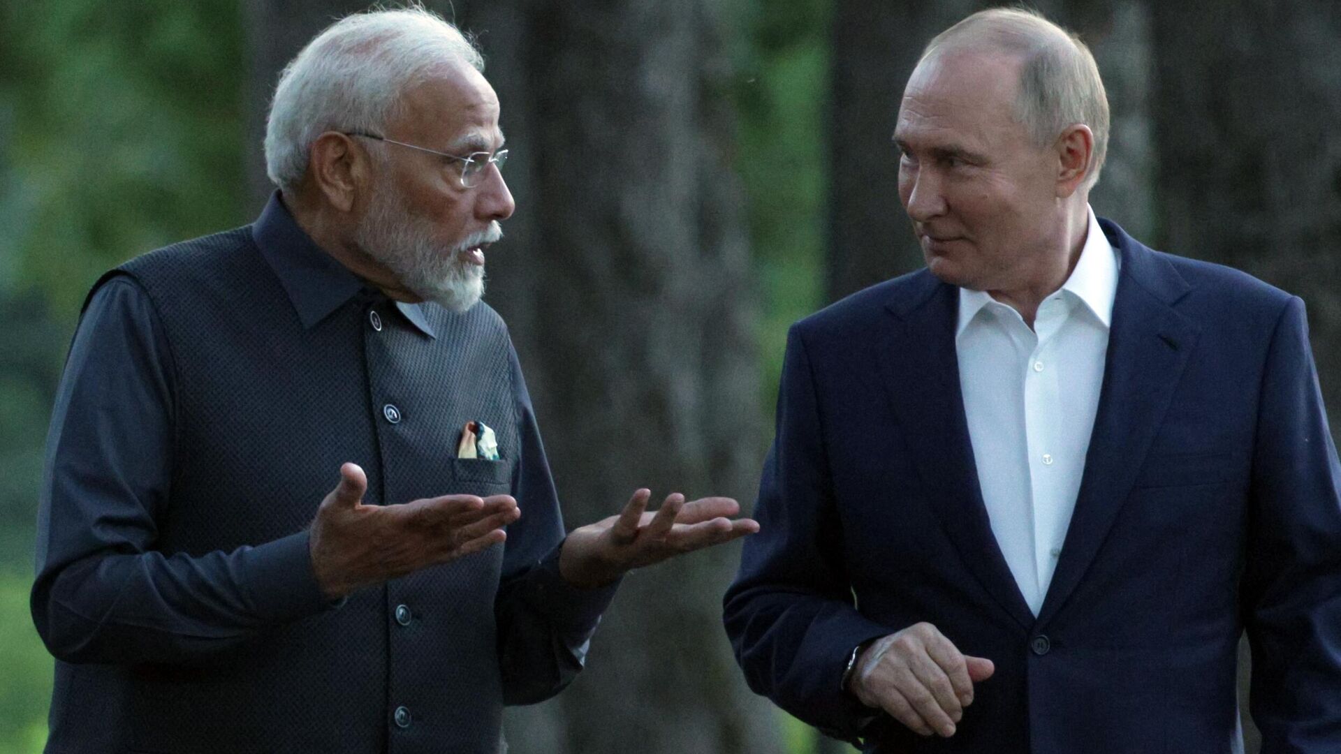 Putin ve Modi’nin Hindistan Başbakanlık Konutu’nda resmi olmayan görüşmesi başladı