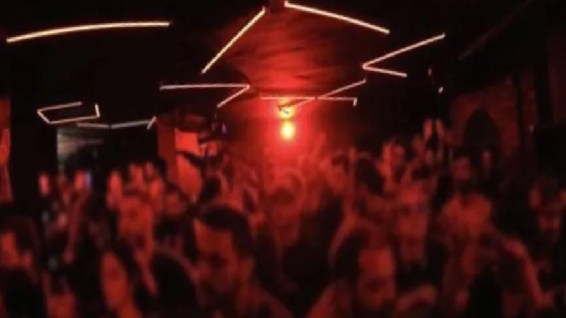 Ankara’daki gece kulüplerine fuhuş operasyonunda ihbarı mekânda çalıştırılan kız çocukları yapmış: Cinsel ilişki teklifini reddedersek işten atılıyoruz