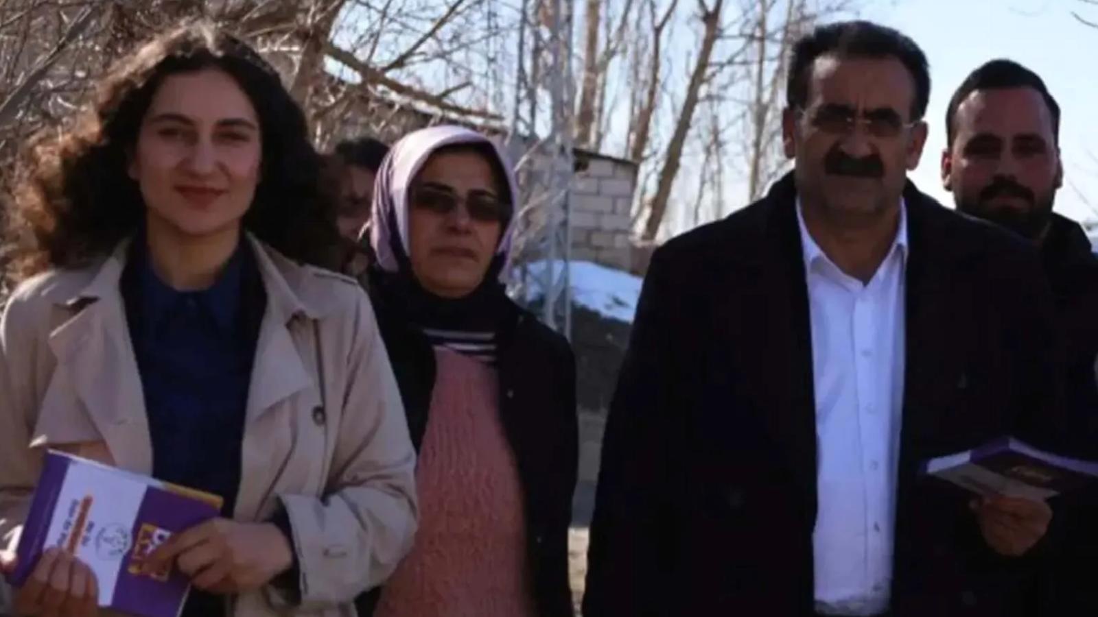 DEM Partili Malazgirt Belediye Eş Başkanları gözaltına alındı