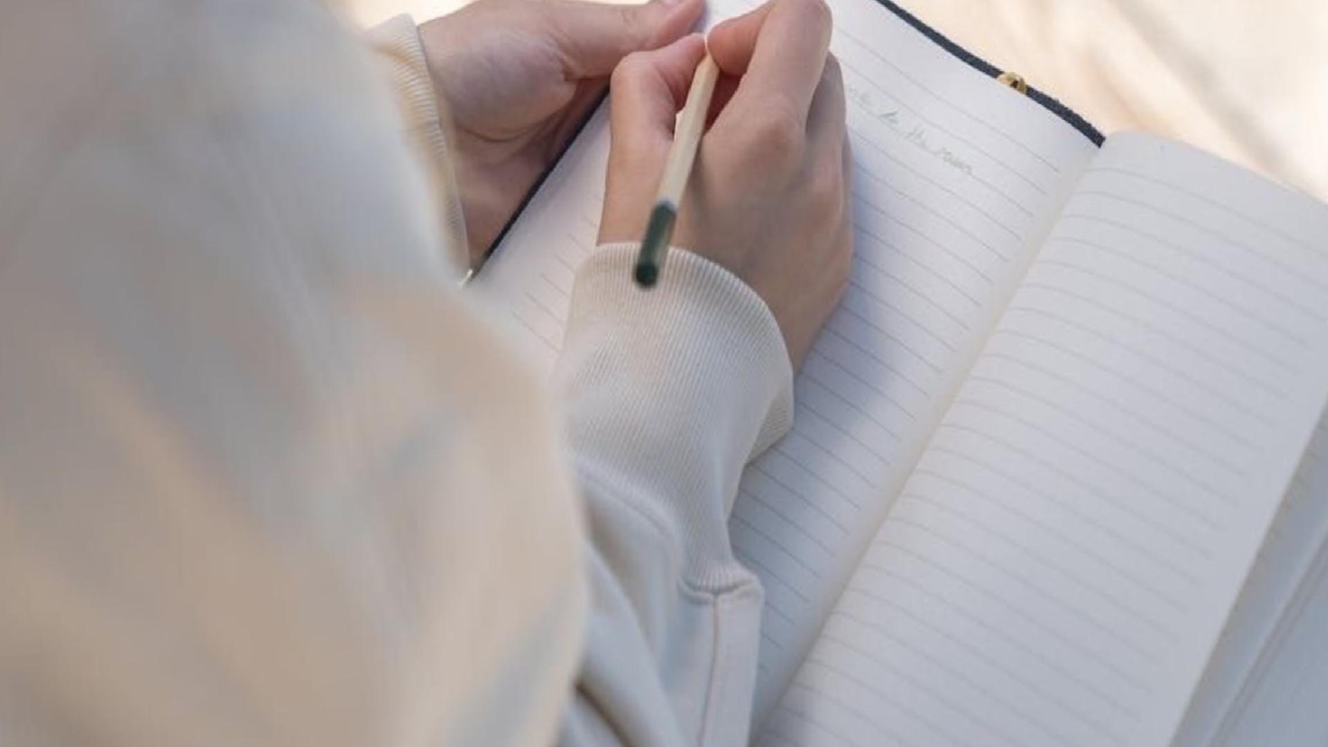 Dijitalleşme elle yazmayı da azalttı: Okuma, öğrenme ve beyin fonksiyonlarını neden olumsuz etkiledi?