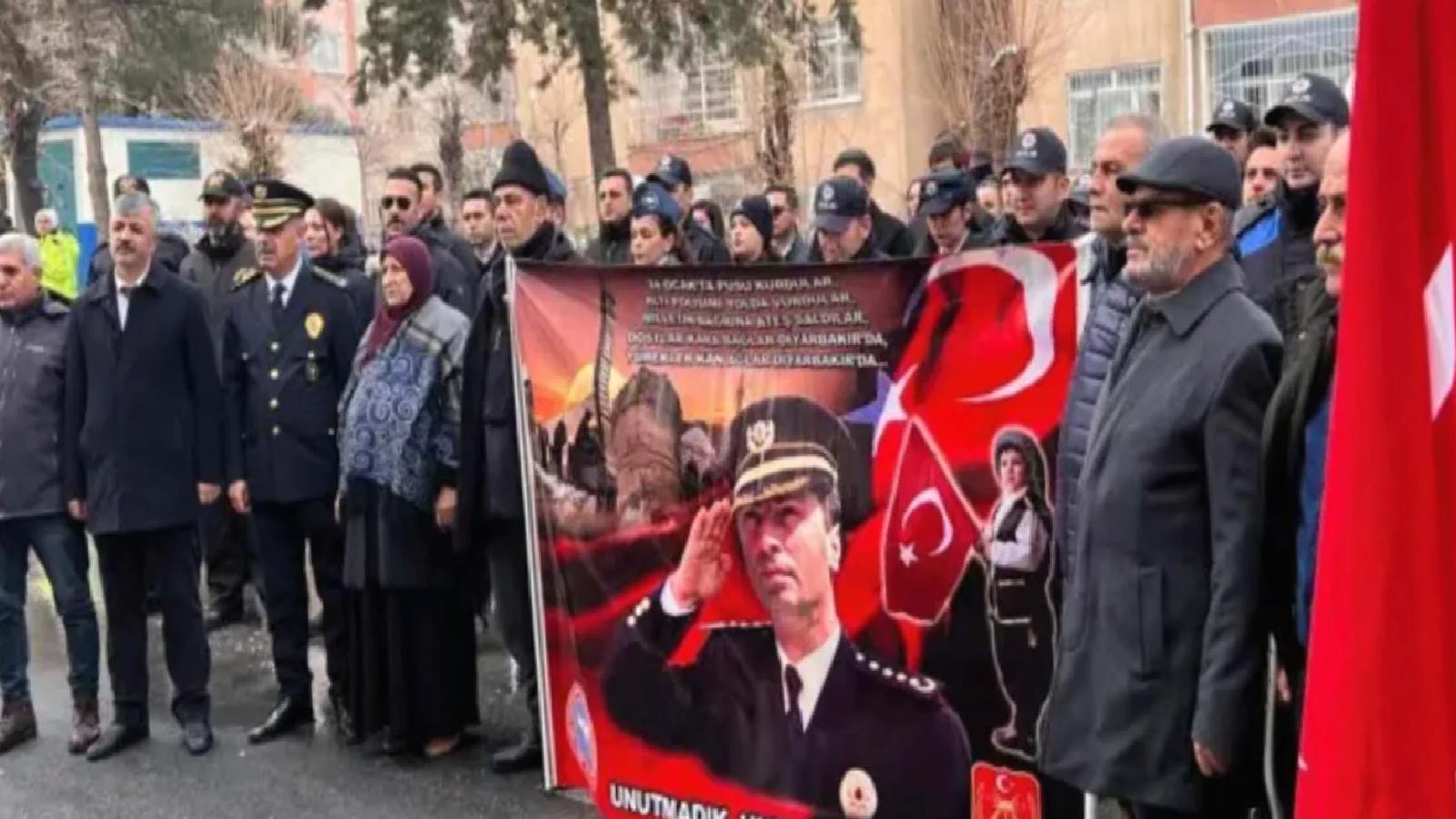 Gaffar Okkan: Diyarbakırlılar 25’inci yılında öldürülen emniyet müdürünü andı
