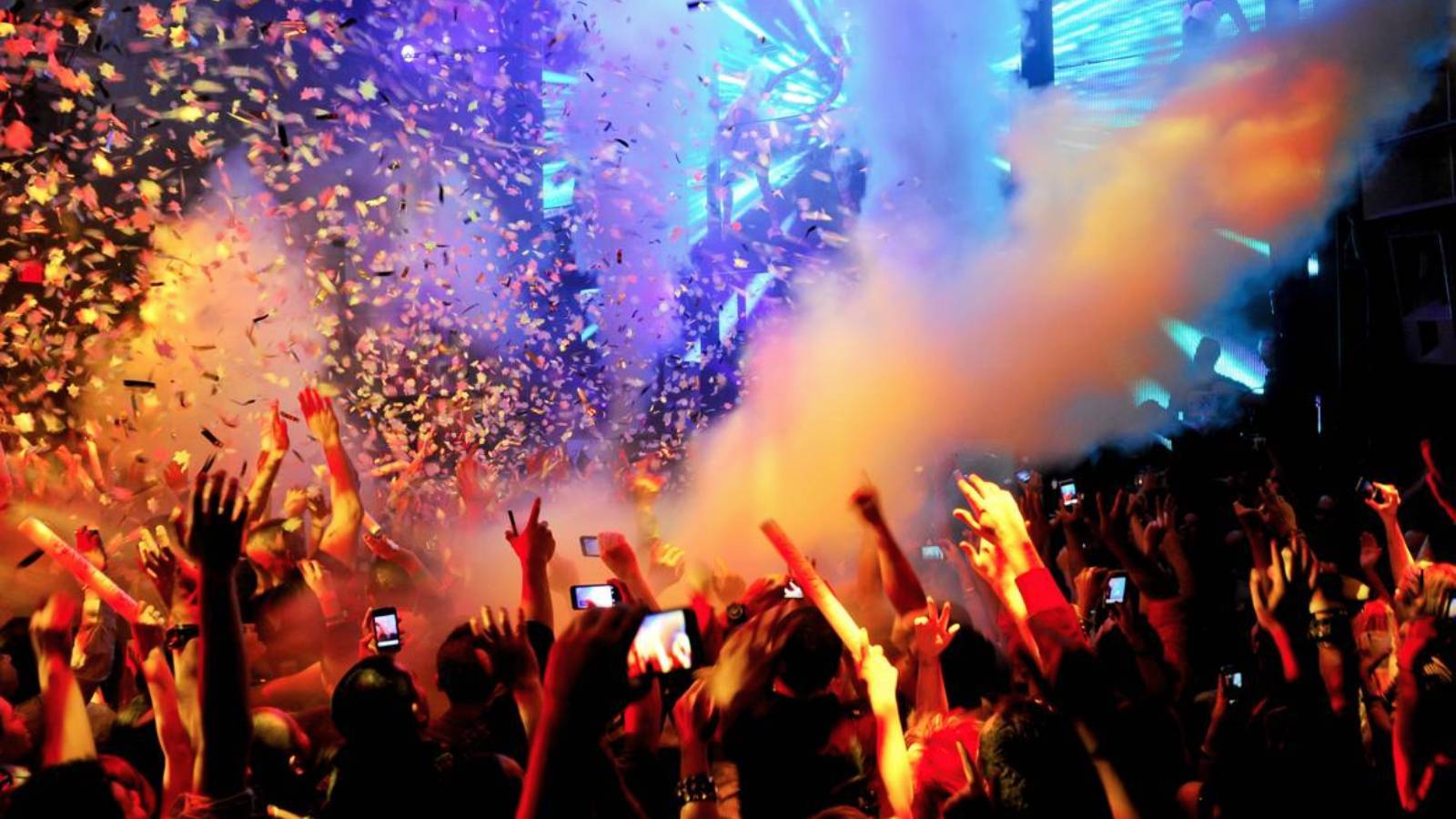 Yeni trend: Teknelerde özel konseptli boşanma partileri düzenleniyor