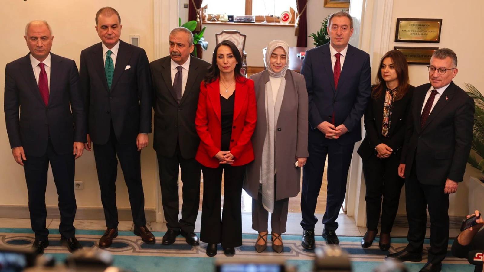 AKP-DEM Parti yakınlaşması: Yeni ittifak mı doğuyor?