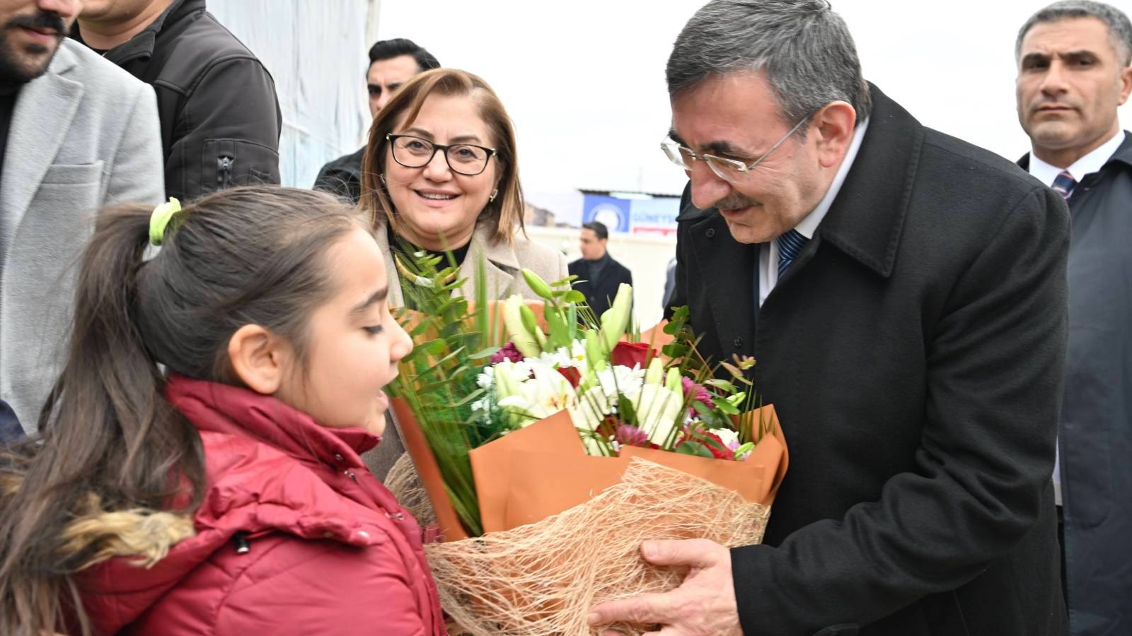 CHP’li Günaydın: Cevdet Yılmaz’ın deprem programına insan toplayamadıkları için öğrenci götürmüşler, aileler korkup itiraz edememiş!