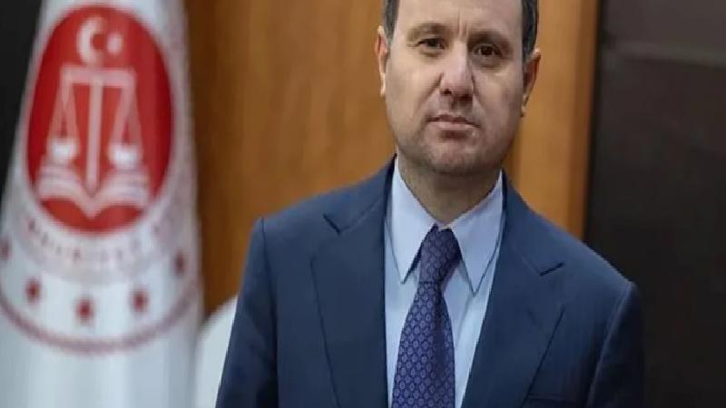 Cumhuriyet yazarı Pehlivan: Akın Gürlek’in masasındaki konular