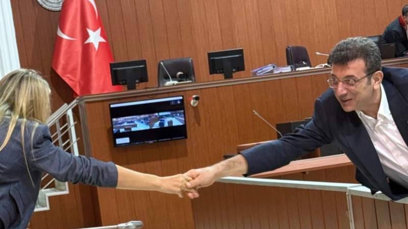 İmamoğlu’ndan Sevgililer Günü paylaşımı: Askıda sevgi var