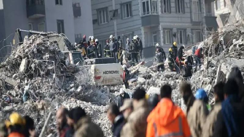 Karar yazarı Beki: 3 yıl oldu, depremzedeler için söz verdiği bağışı yatırmayan şov yüzsüzleri neden ifşa edilmedi?