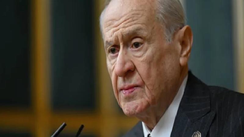 Kulis: MHP kurmayları, Bahçeli’nin “Ahmetler göreve” çağrısının karşılık bulmamasından rahatsız; beklenti talebe çevrilerek açıklanabilir