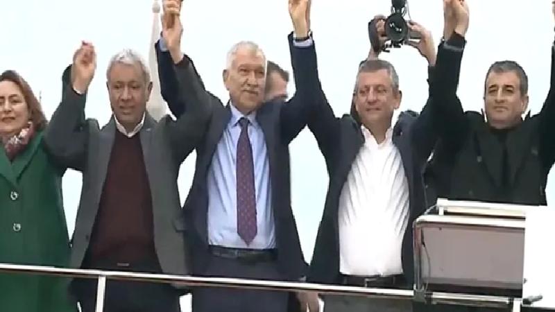 Tahliye olan Adana Büyükşehir Belediye Başkanı Zeydan Karalar: İçerideyken de hep kalpten sizinle birlikteydim