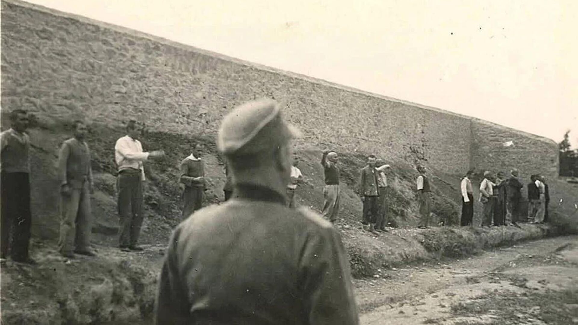 Yunanistan’da Nazi döneminde öldürülen 200 komünistin fotoğrafları eBay’de satışta
