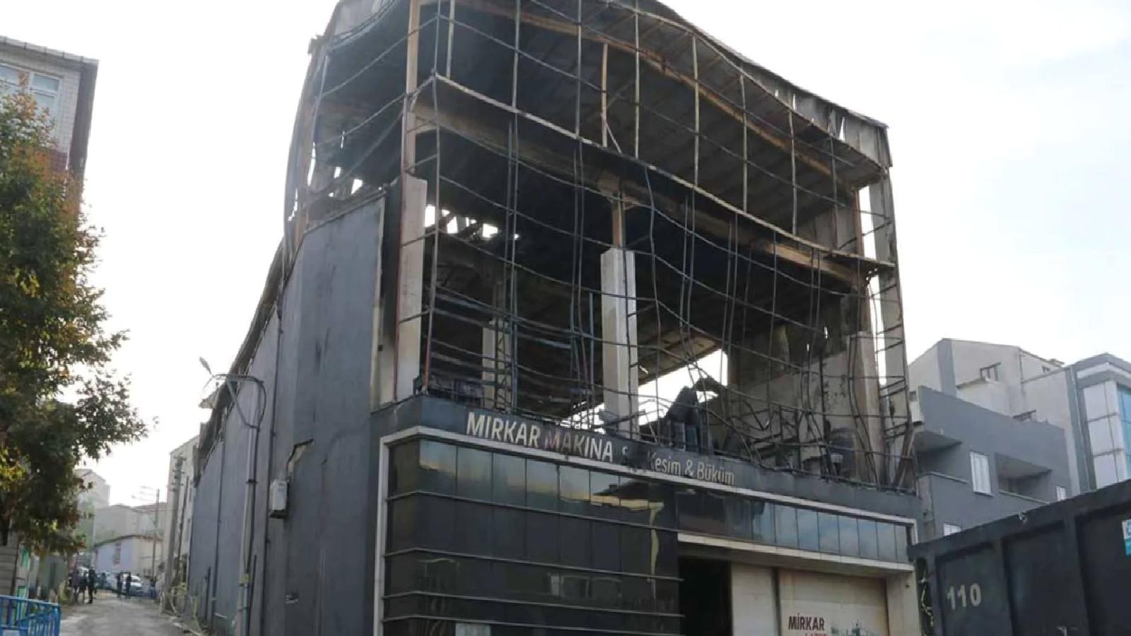 7 işçinin öldüğü Dilovası’ndaki fabrika yangını davası başladı: “Kamu görevlileri yargılanmıyor, tüm suç ölen babaya yıkılıyor!”