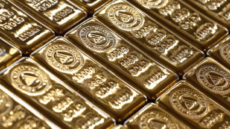 Altın 5 bin dolar etrafında dalgalanıyor