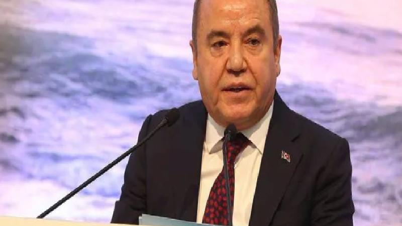 Antalya Büyükşehir Belediyesi davası başladı | İlk kez hâkim karşısına çıkan Muhittin Böcek: Alnım açık başım dik!