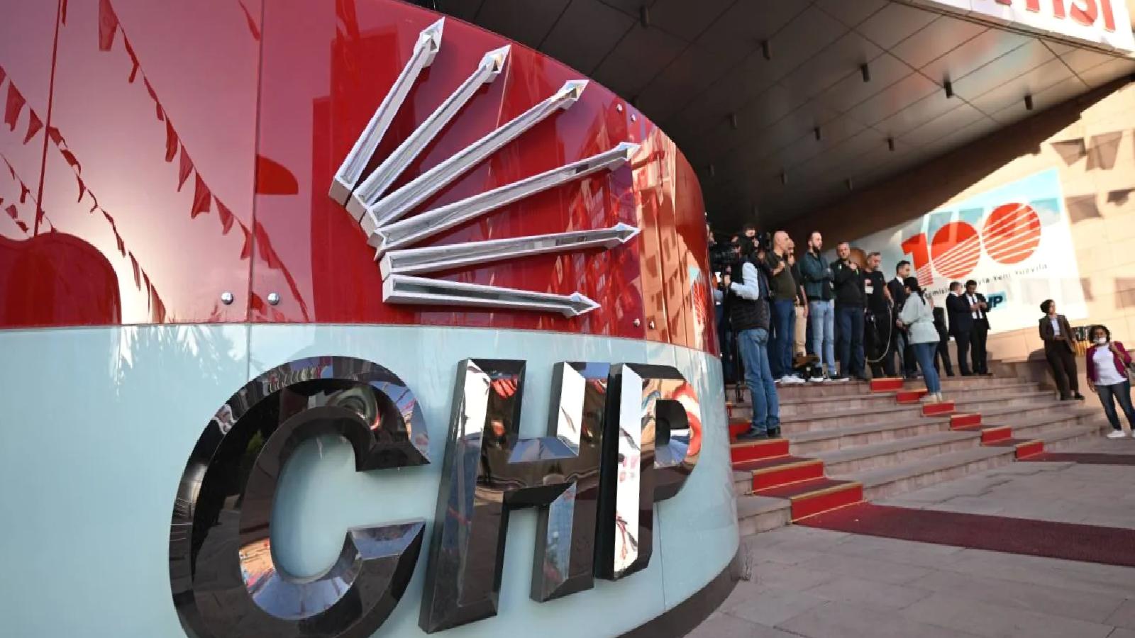 CHP nisan ayında sahaya iniyor: 81 ilde politika notları anlatılacak