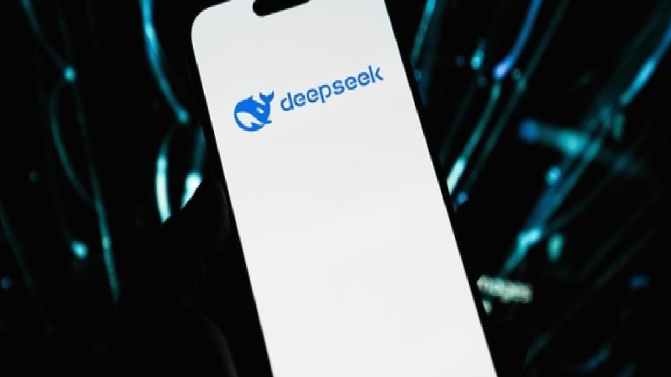 Çinli yapay zeka şirketi DeepSeek’te kesinti