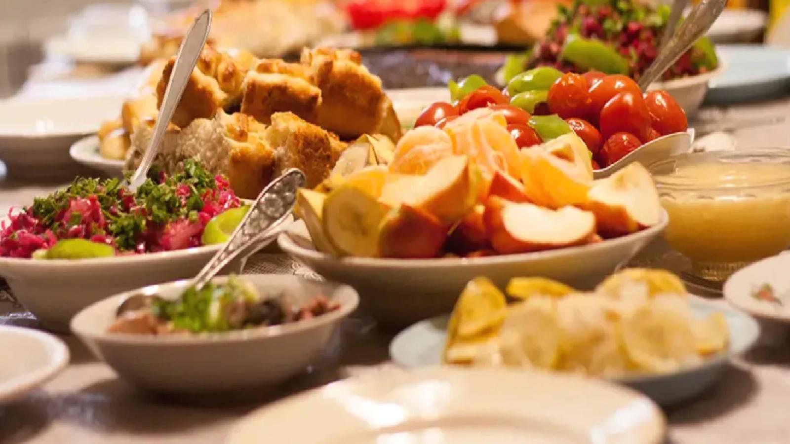 Eğitim Bir-Sen’den öğretmenlere AKP iftarı daveti