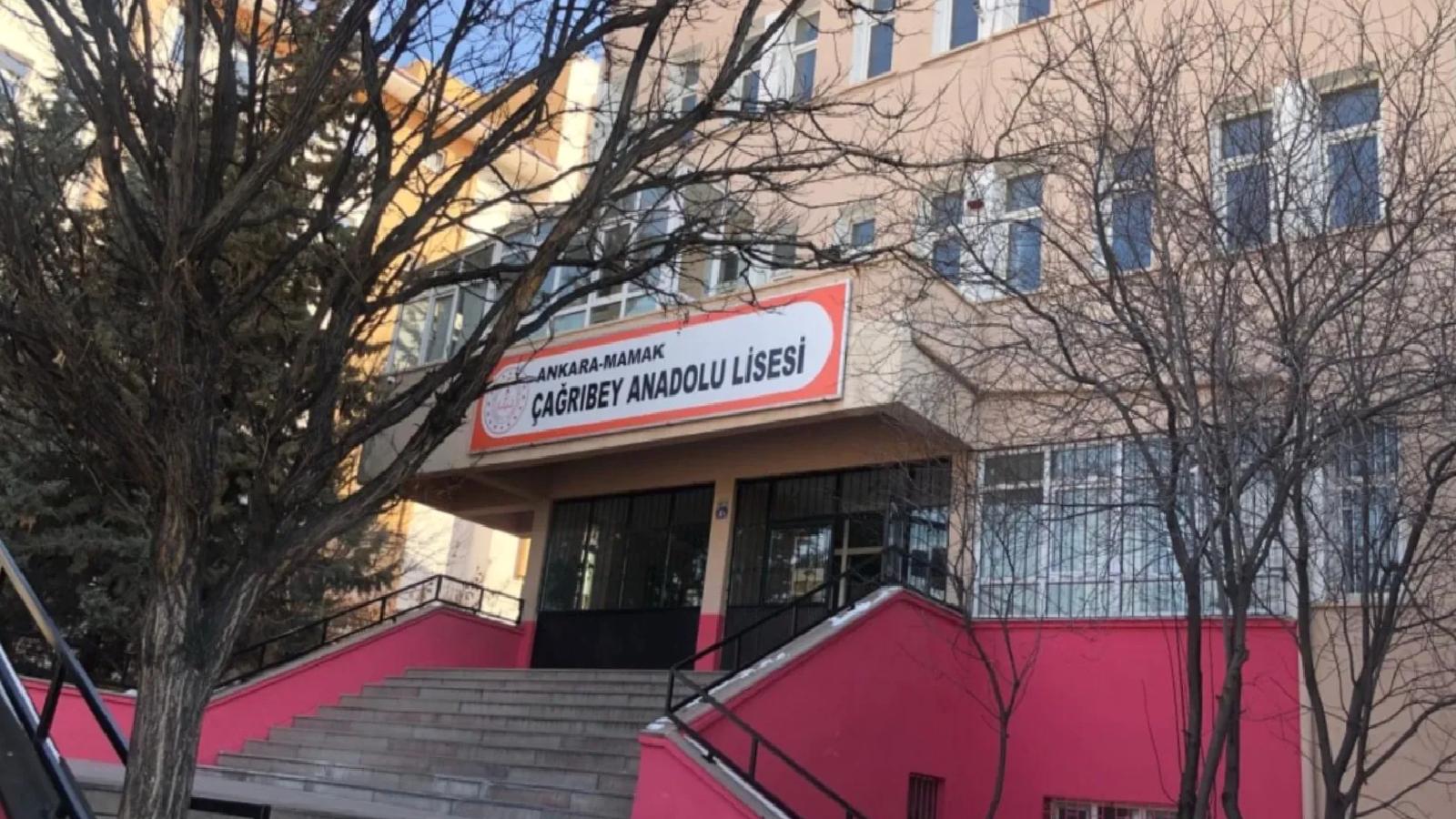 Eski öğretmenden okulda şiddet: Müdür, kendisini sınıfa kilitleyerek kurtuldu!