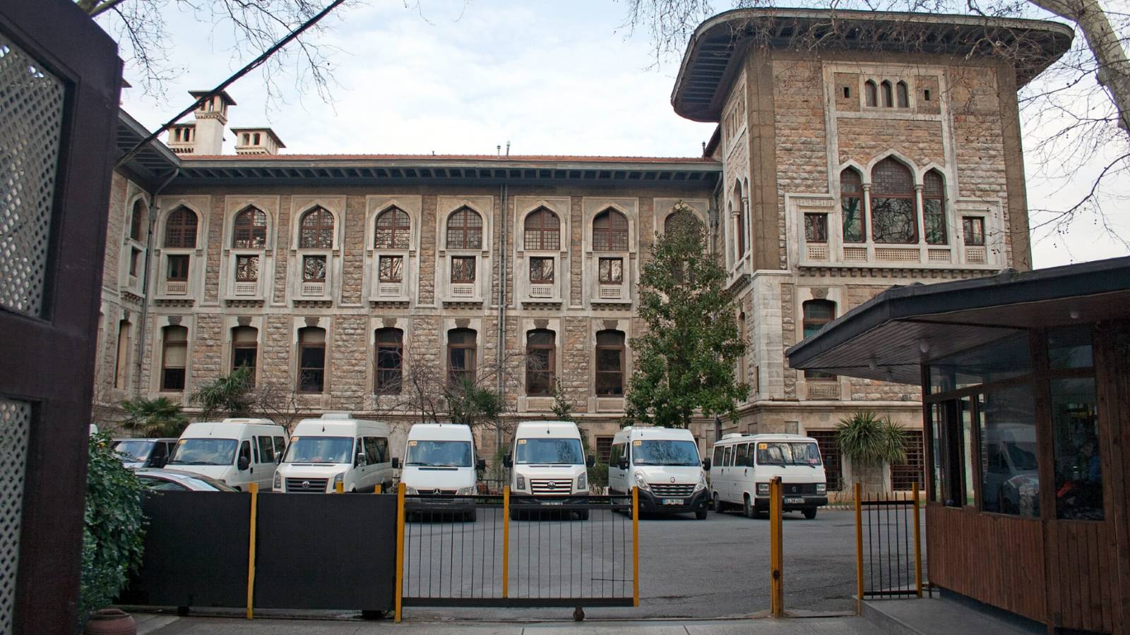 İstanbul Erkek Lisesi’nde ‘taciz’ ve ‘tehdit’ soruşturması tamamlandı: İdareciler sürgün edildi