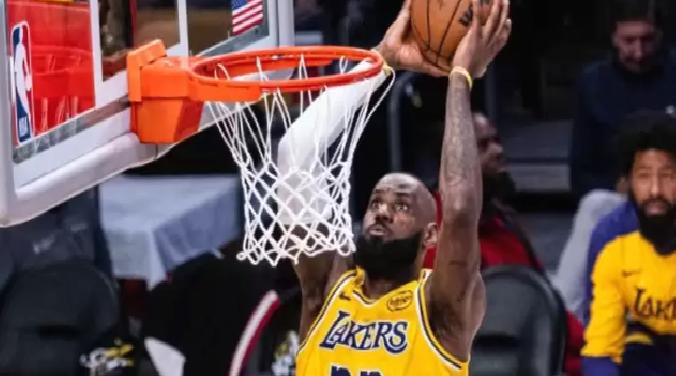 LeBron James rekor kırdı