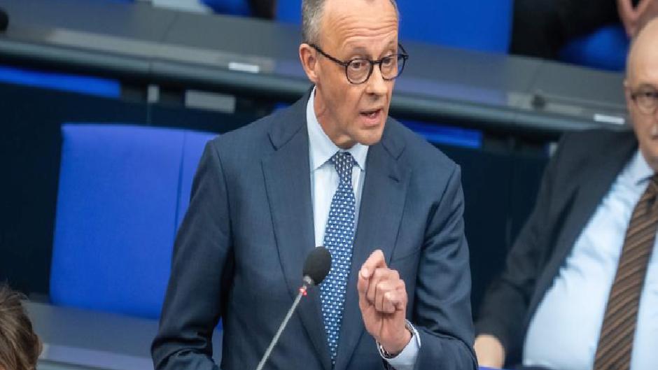 Merz göçmenlere yönelik sözleriyle yine tepki çekti