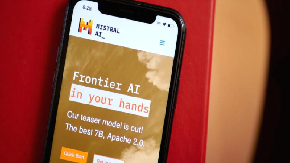 Mistral AI veri merkezi için 830 milyon dolar kredi aldı