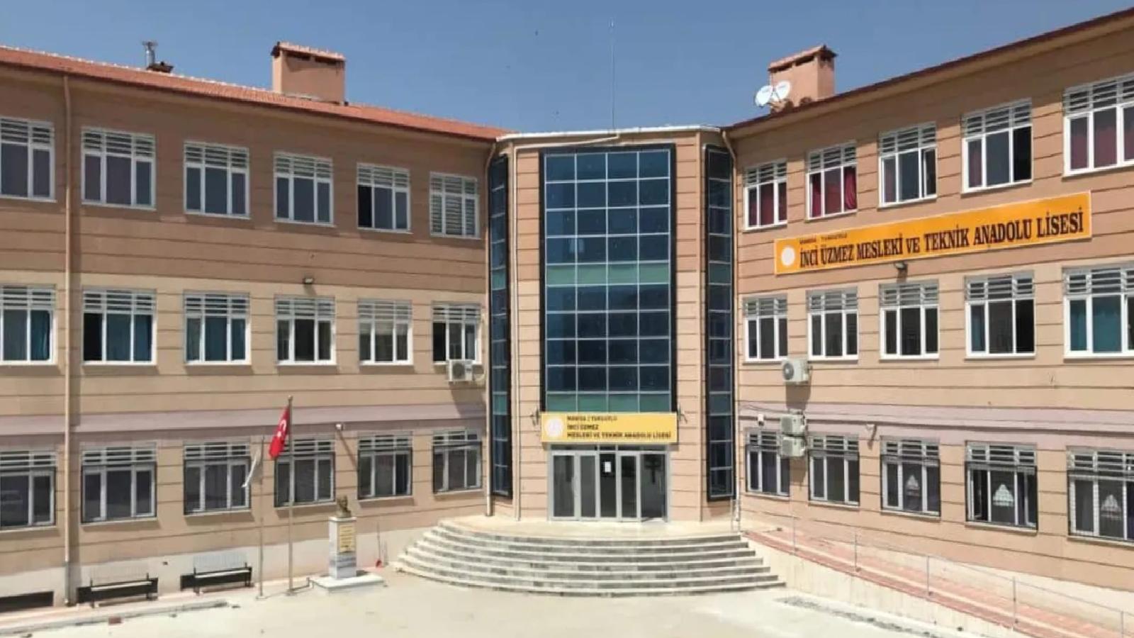 Okulda Atatürk’e hakaret iddiası: 11 öğrenci şikâyetçi oldu!