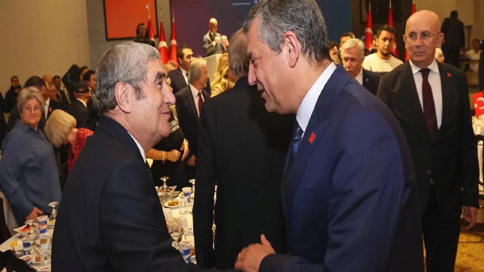 Özgür Özel, şehit aileleri ve gazilerle iftar programında: Bu salondaki tek bir kişinin sorunu kalmayacak, namus ve şeref sözü veriyorum