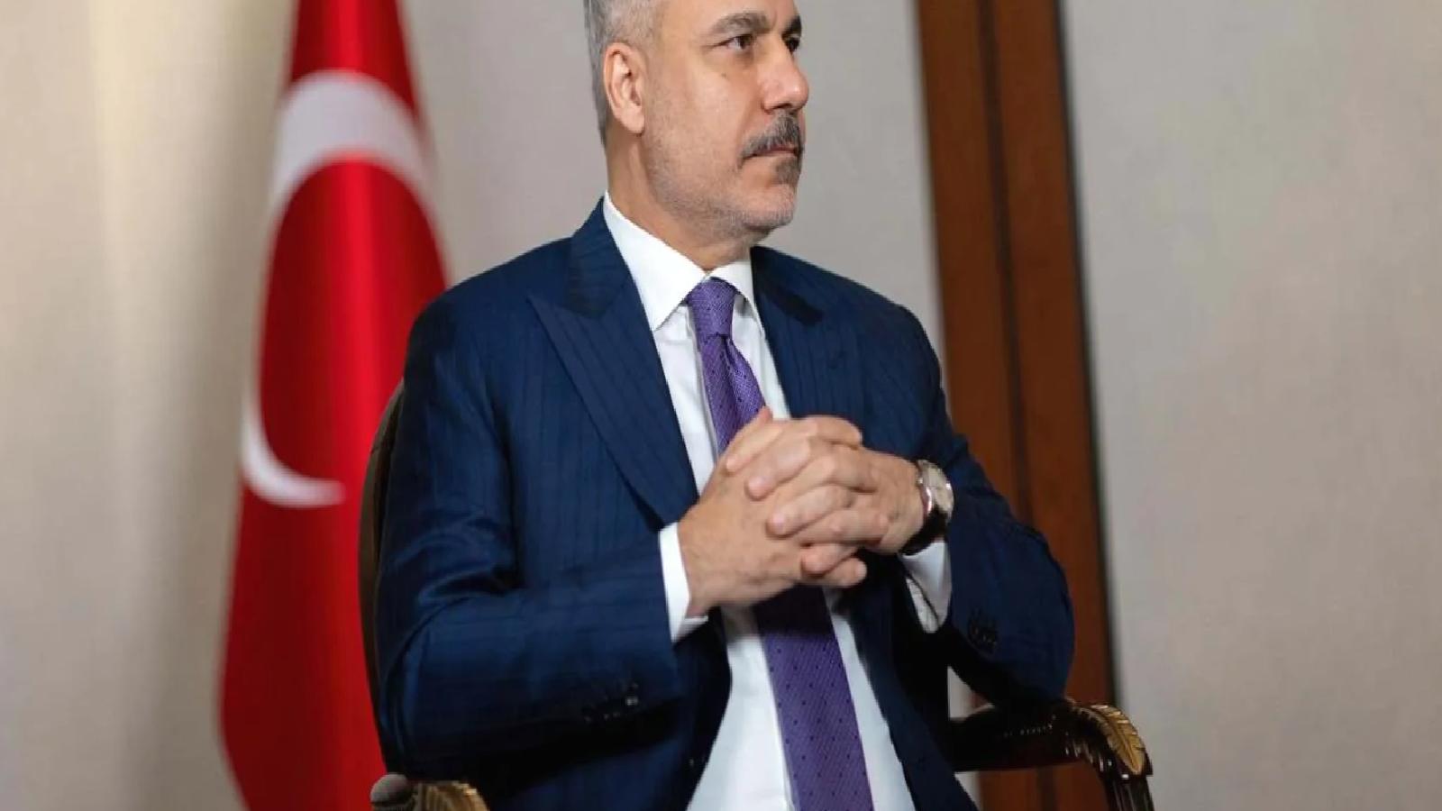 Sabah gazetesi yazarı Tuna’dan Hakan Fidan’a “naiflik” eleştirisi: İran’daki yeni liderlikten esneklik beklemek, kâğıttan bir kalkanla kasırgaya karşı durmak kadar naif kalıyor