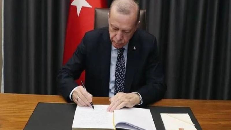 Sözcü yazarı Öztürk: Etrafımız ateş çemberine dönünce, bütün bakanlıklara önceki gün daire başkanları atandı