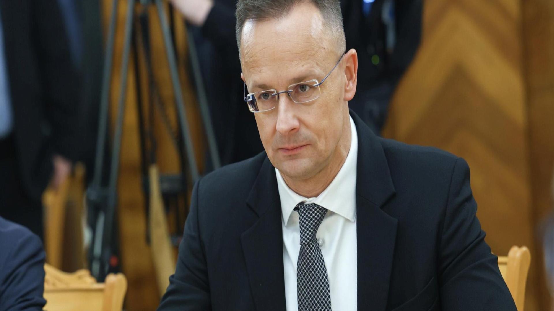 Szijjarto: Macaristan, Ukrayna’dan döviz transferiyle ilgili açıklama istedi