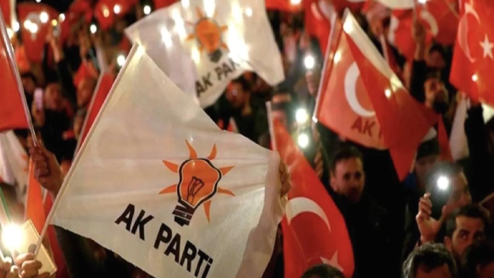 “AKP’liler CHP’li belediyelere operasyonlardan rahatsız oluyor” iddiası: Kopan tabanı geri çeviremiyoruz; ekonomi başlığı geri planda kaldıkça seçmen davranışı değişmiyor