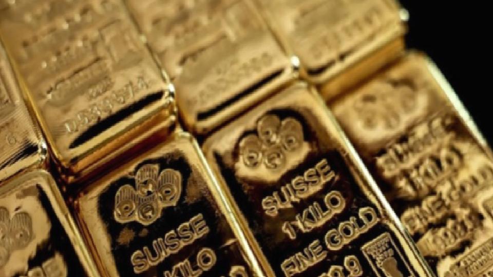 Altın Hürmüz krizinin gölgesinde dengede