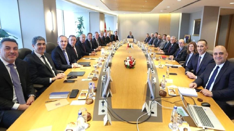 Bakan Kacır bankacılarla buluştu: Zorluklara rağmen yatırımları hızlandıracağız