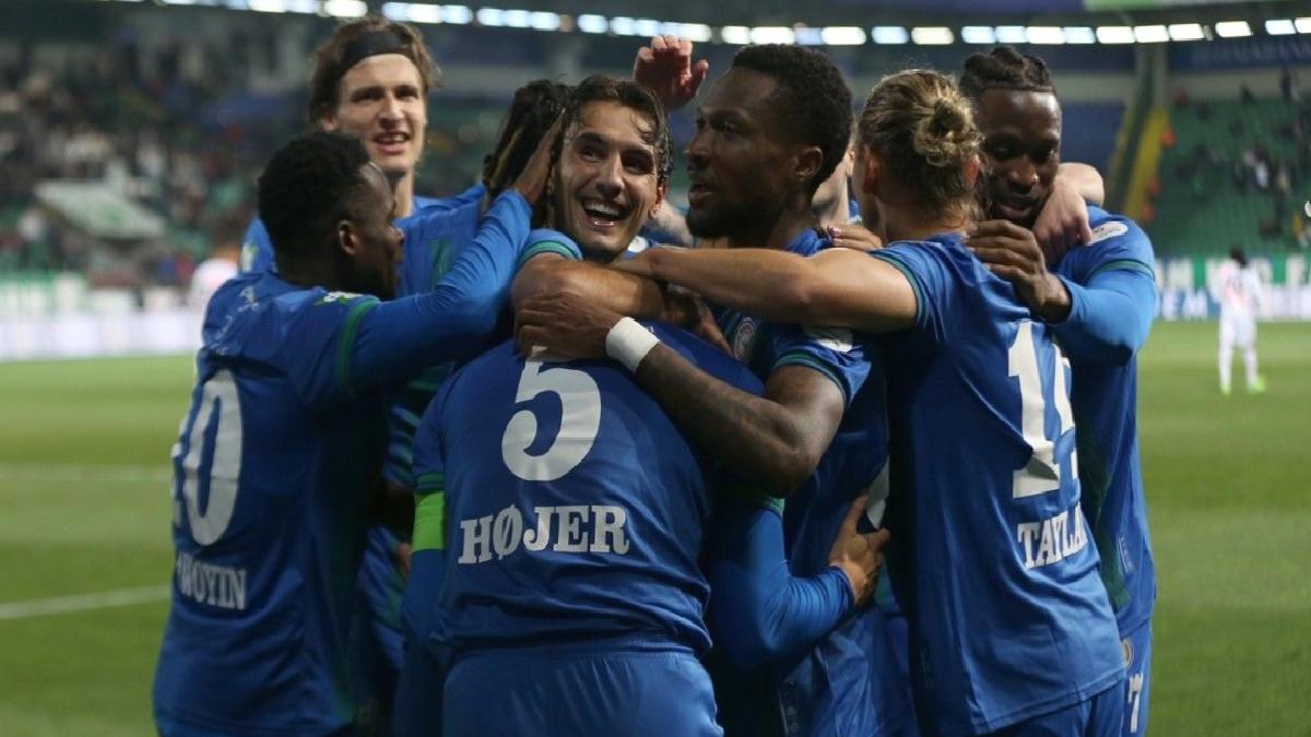 Çaykur Rizespor, Samsunspor’a gol oldu yağdı