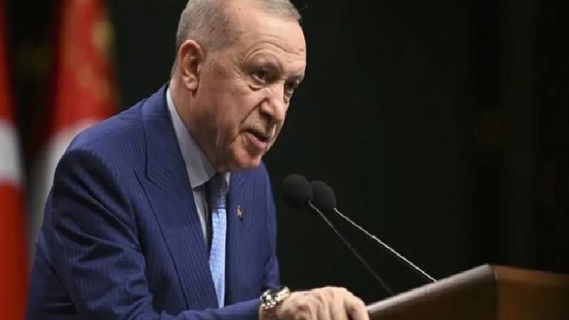 Cumhuriyet yazarı Eş: Türkiye, yeni bir geçiş dönemine yaklaşma belirtileri veriyor, CHP’yi kapatmak iktidarı kurtarmayabilir
