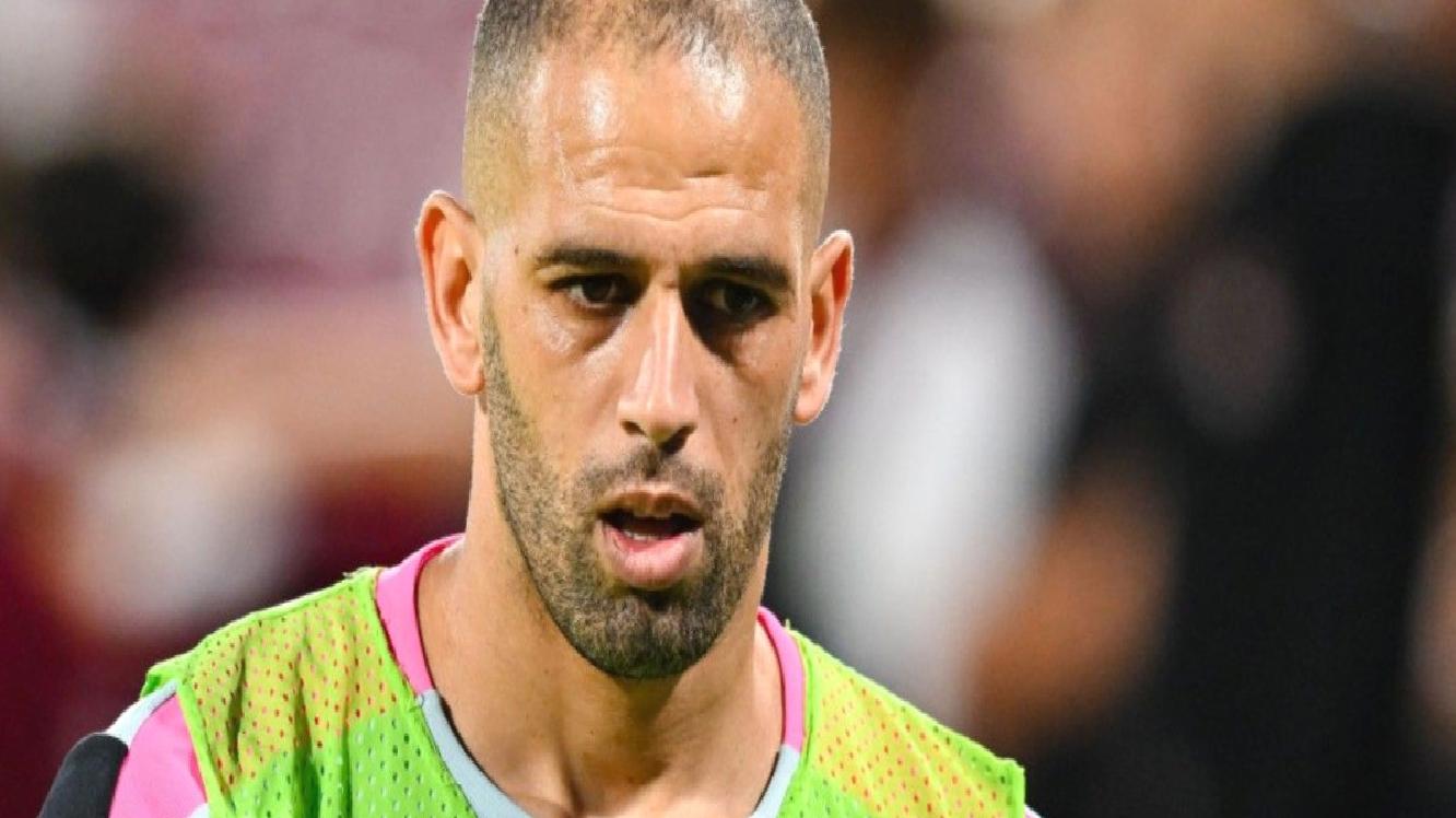 Fenerbahçe’nin eski futbolcusu Islam Slimani’nin sözleşmesini feshedildi