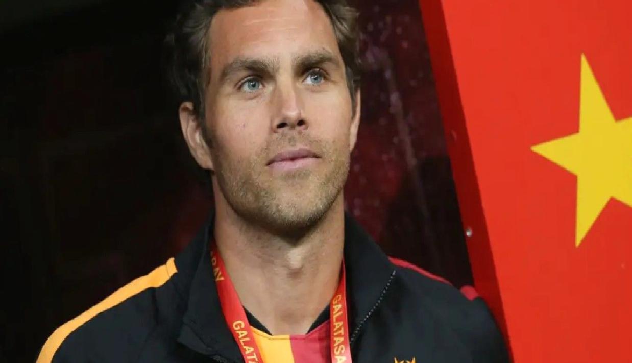 Galatasaray’ın eski futbolcusu Johan Elmander Fenerbahçe derbisi için skor tahminini açıkladı