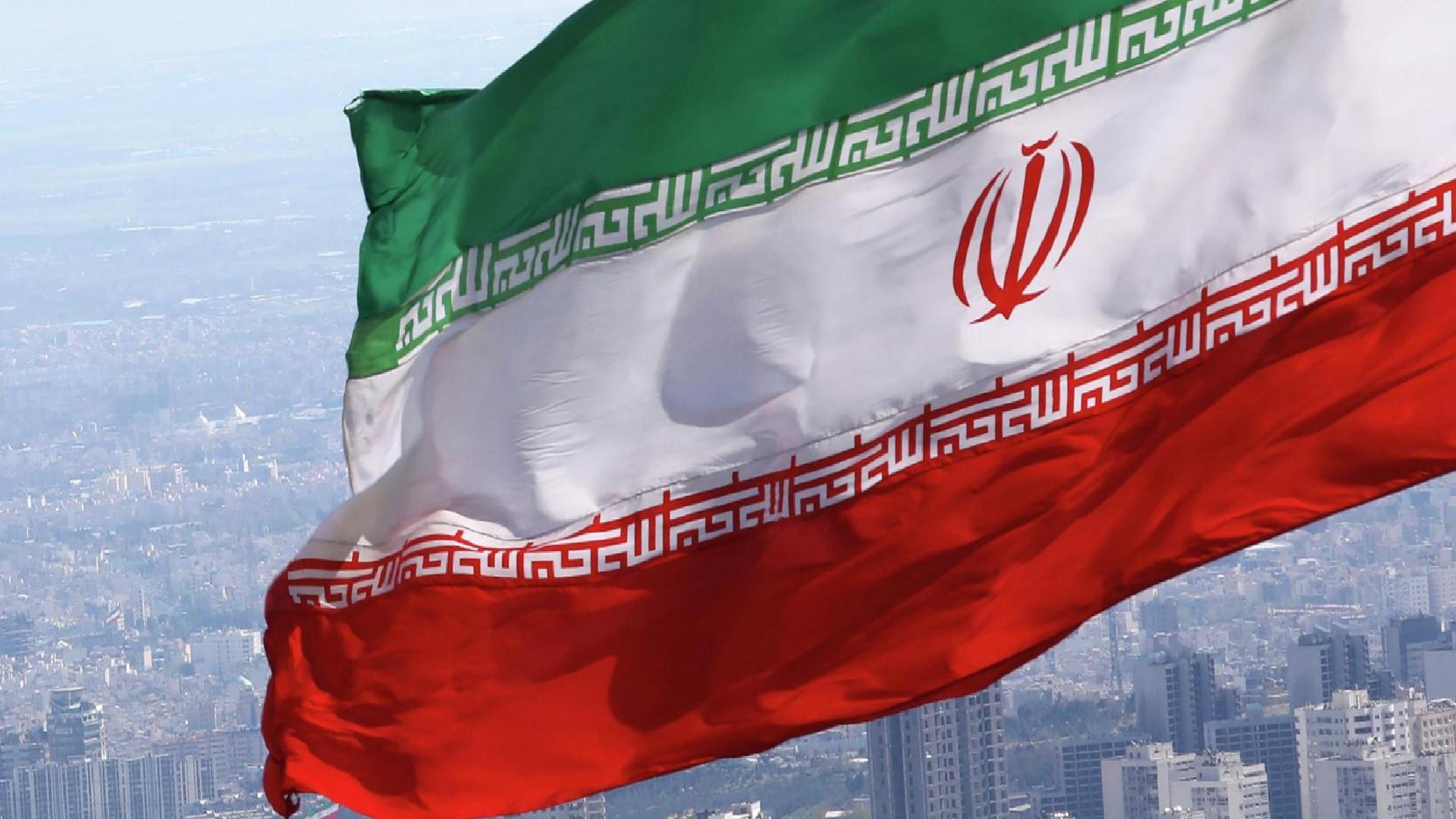 İran basını: Tahran’da hava savunma sistemleri devreye girdi, patlama sesleri duyuldu