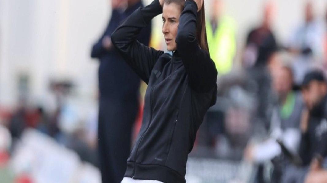 Kadın Teknik Direktör Marie-Louise Eta, Bundesliga’daki ilk sınavını verdi