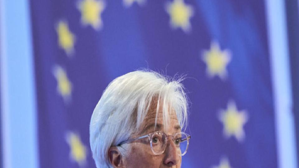 Lagarde: Ekonomi, AMB’nin baz senaryosu ile olumsuz senaryosu arasında