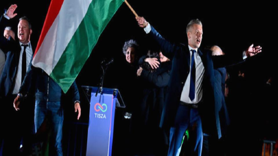 Macaristan Ukrayna kilidini açıyor