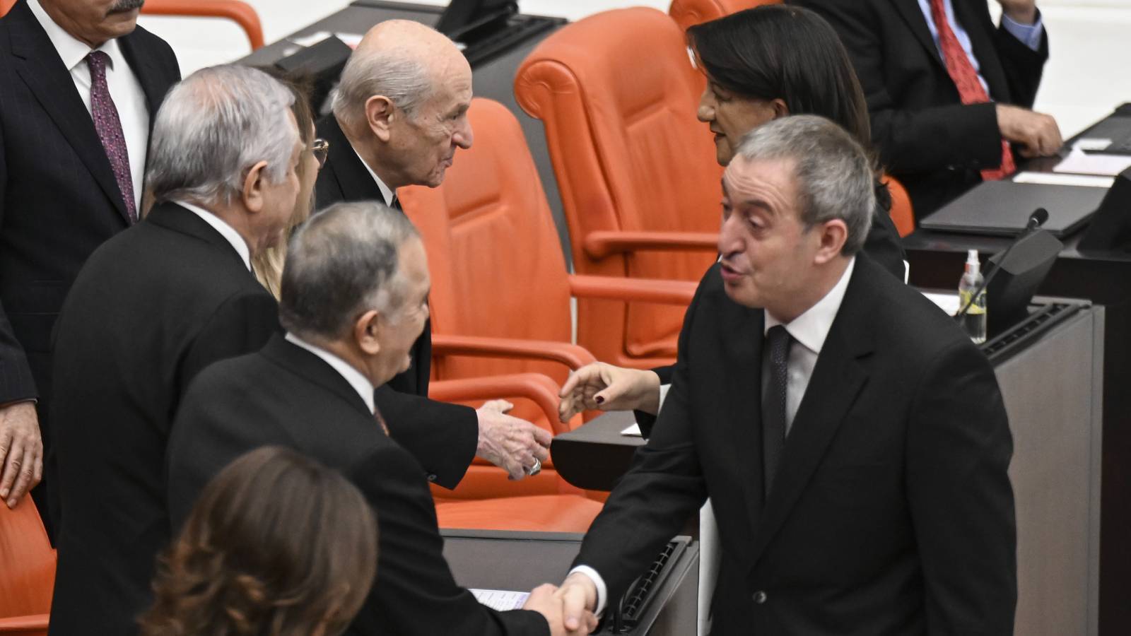 MHP ve DEM’den süreç çağrısı: Yasal adımlar için vakit kaybedilmemeli, Meclis üzerine düşeni yapmalı