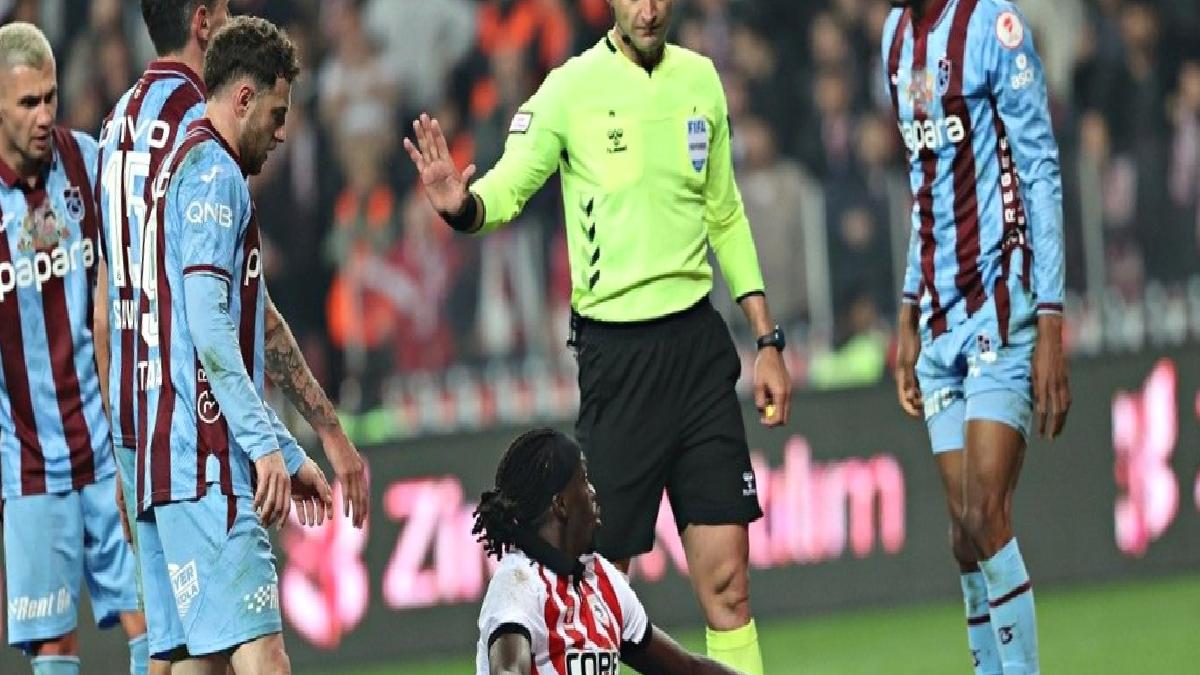 Mustafa Çulcu, hakem Atilla Karaoğlan’ın yönetimini eleştirdi: “Niye derbi yönetemiyor anladık”