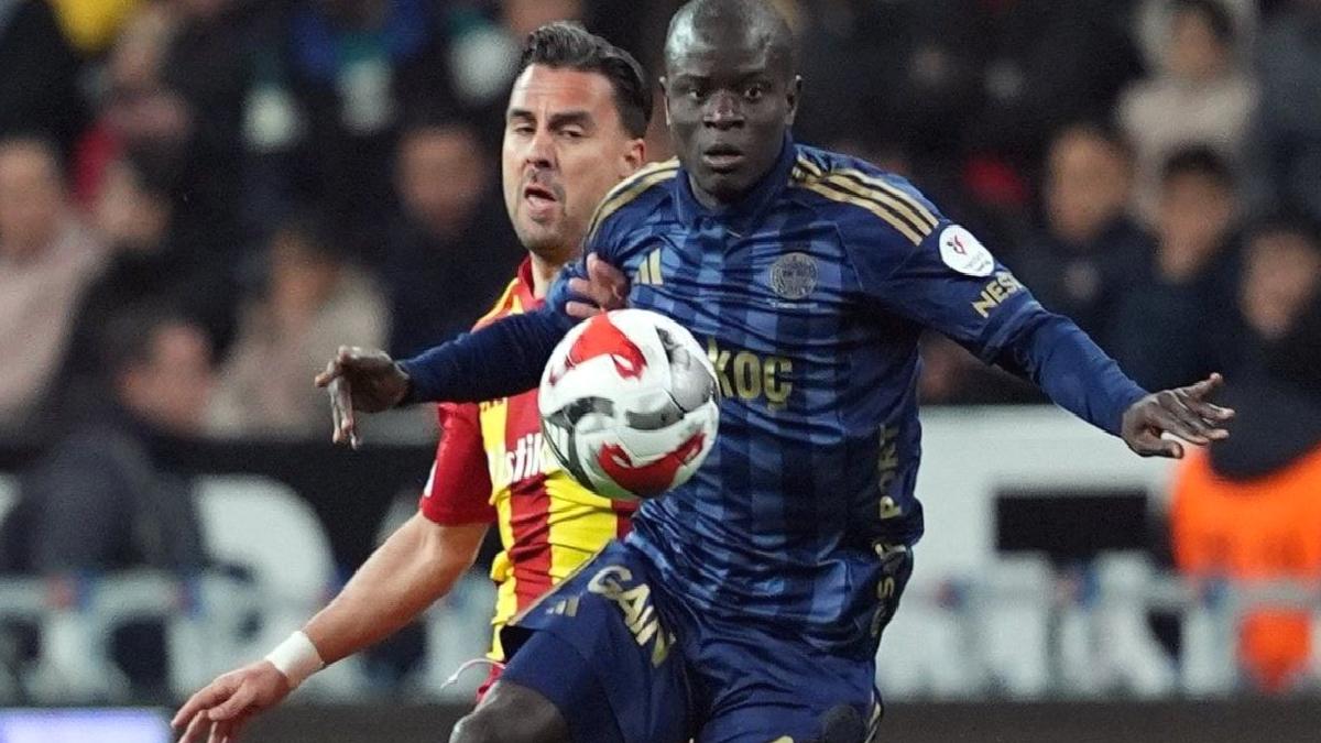 N’Golo Kante attı, Fenerbahçe ilk yarıyı önde kapadı!