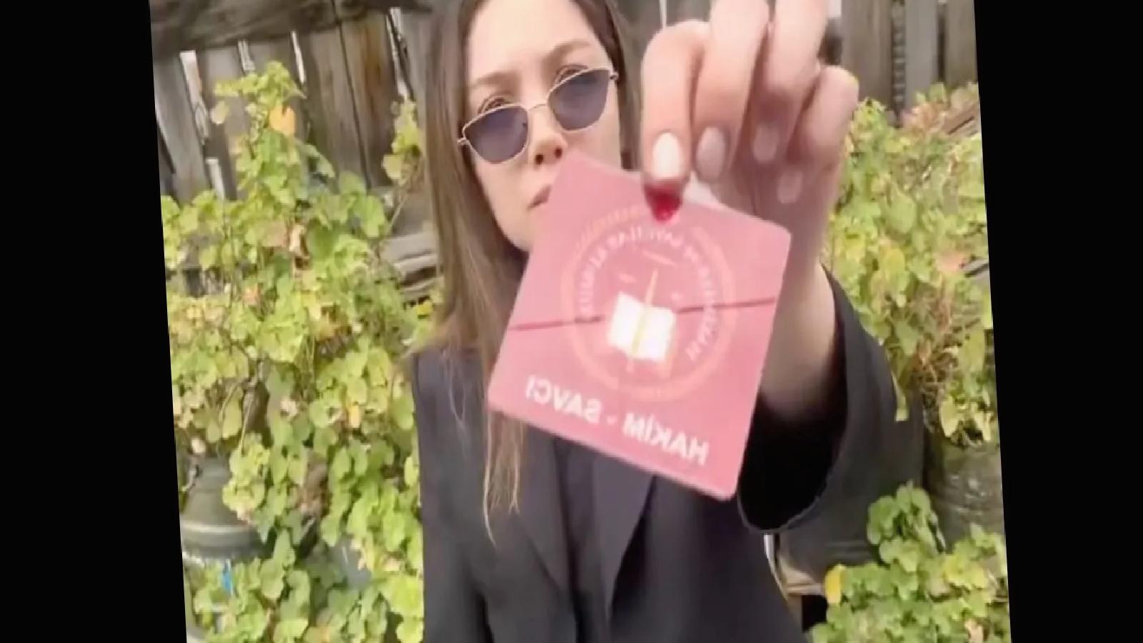 Otopark tartışmasında hakim kartı gösteren kişinin hakim olmadığı anlaşıldı; sahte hakime de görüntüyü çekene de soruşturma başlatıldı