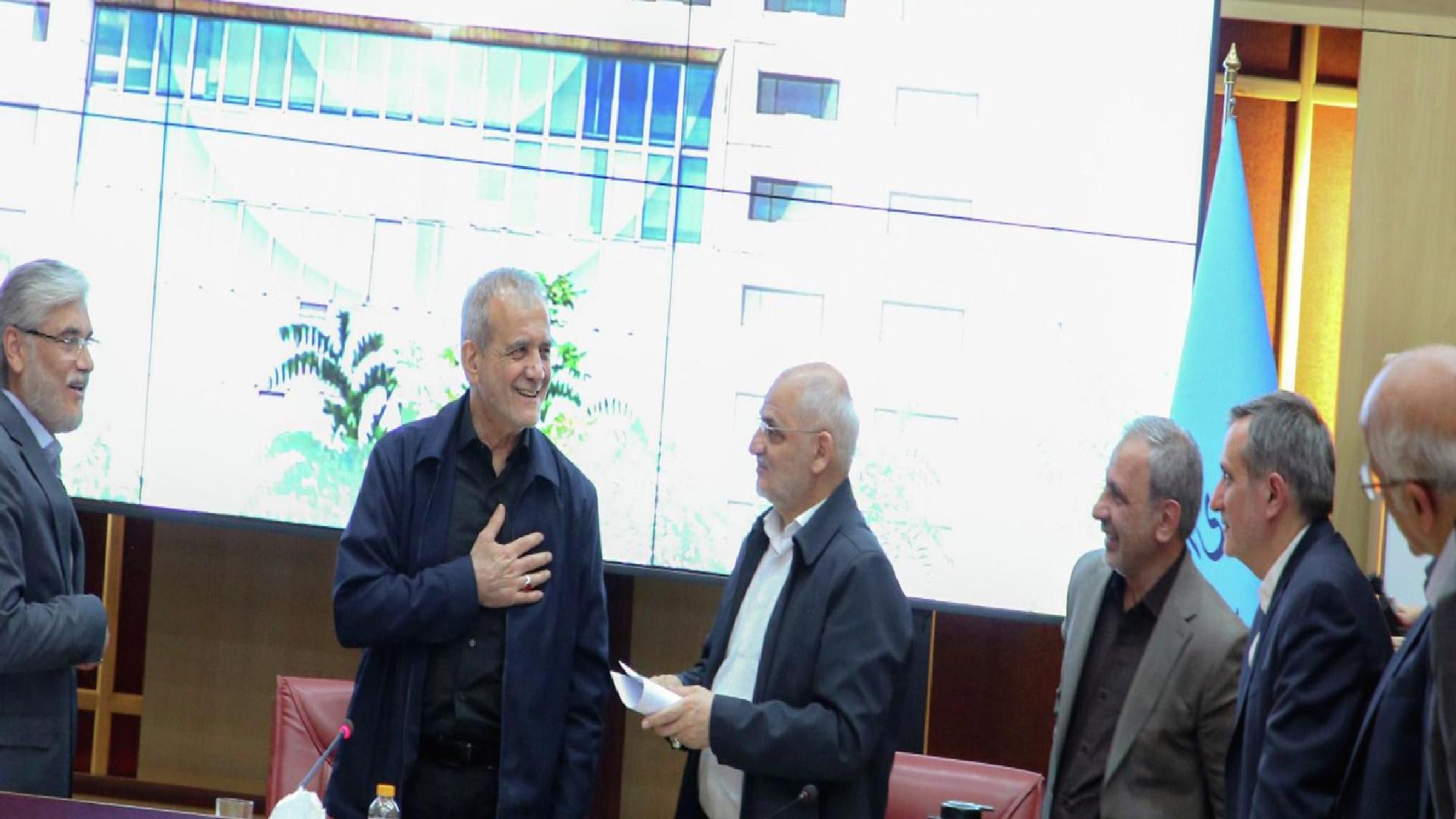 Pezeşkiyan: Çatışmaların sürmesi hiçbir tarafın yararına değil