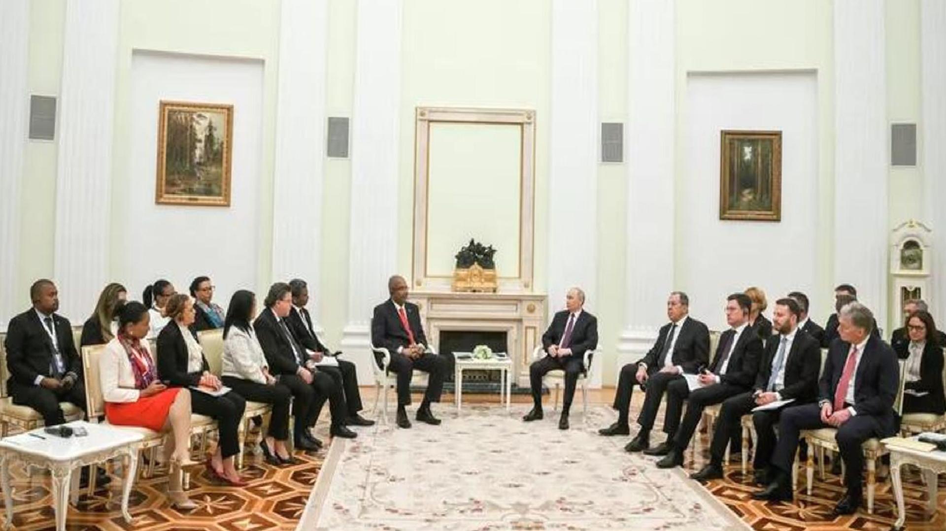 Putin, Seyşeller Cumhurbaşkanı Ermini ile ikili işbirliğini görüştü