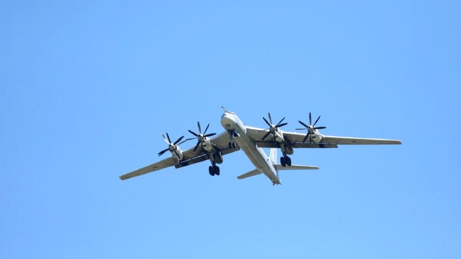 Rus bombardıman uçakları, Barents ve Norveç denizleri üzerinde planlı uçuş yaptı