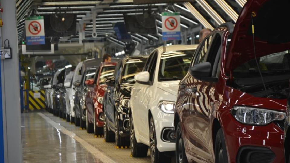 Savaş otomotiv satışlarını da vurdu